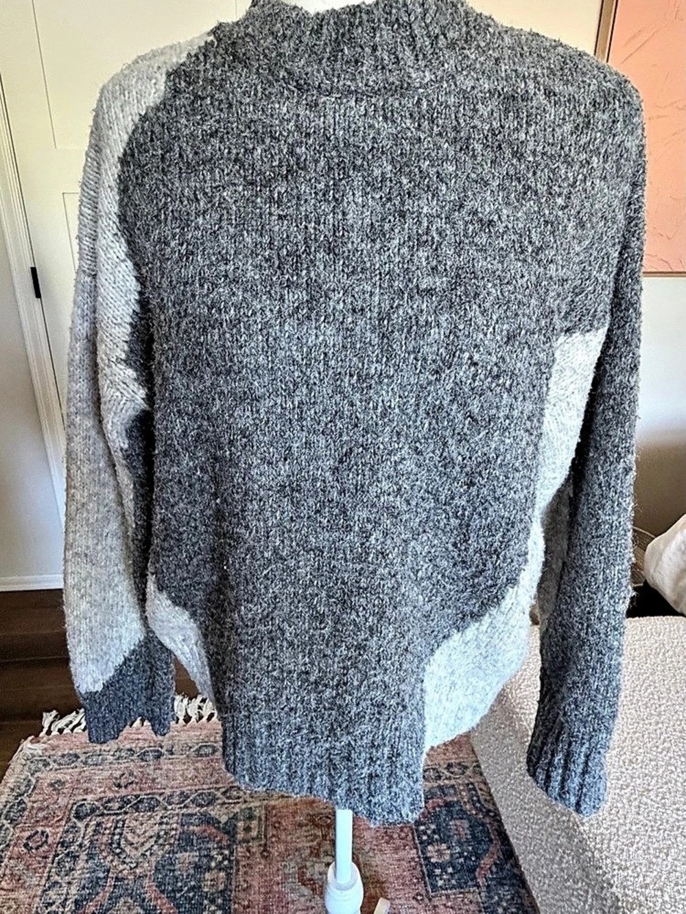 Gray Crew Neck Sweater Like New